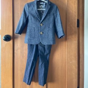 Tailored 2t suit jacket and pants with belt